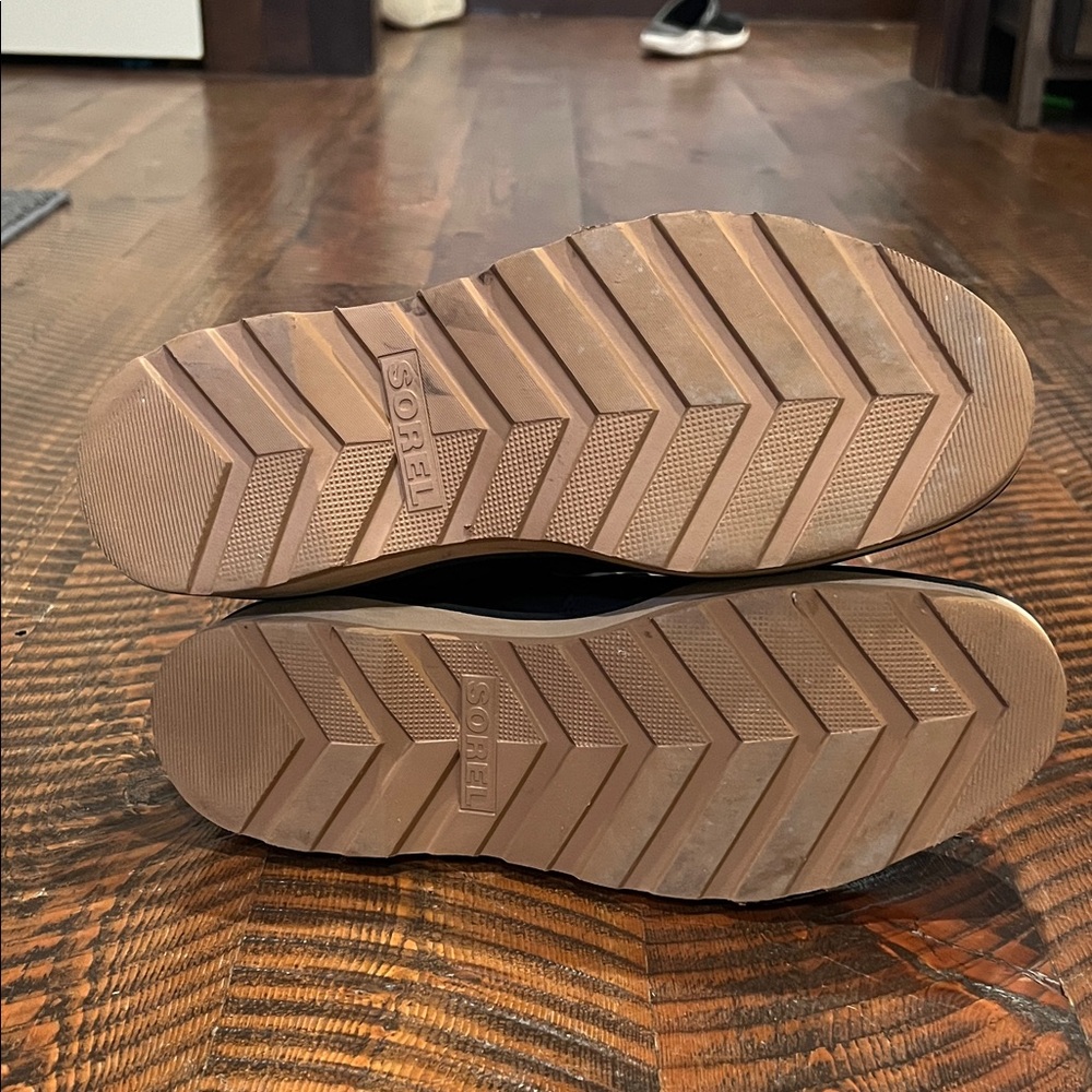 Sorel Black Chelsea Boots - Picture 5 of 7